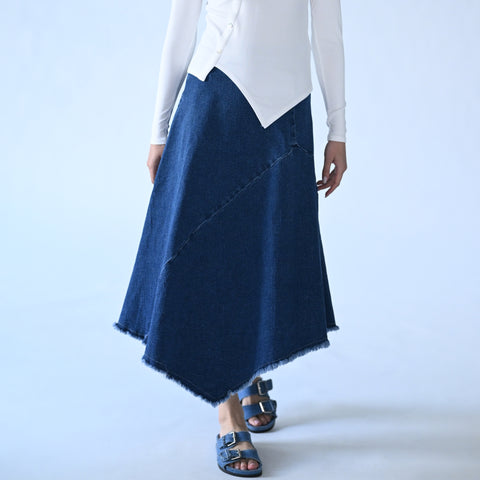 Asymetric Slit Skirt With Side Pleatings