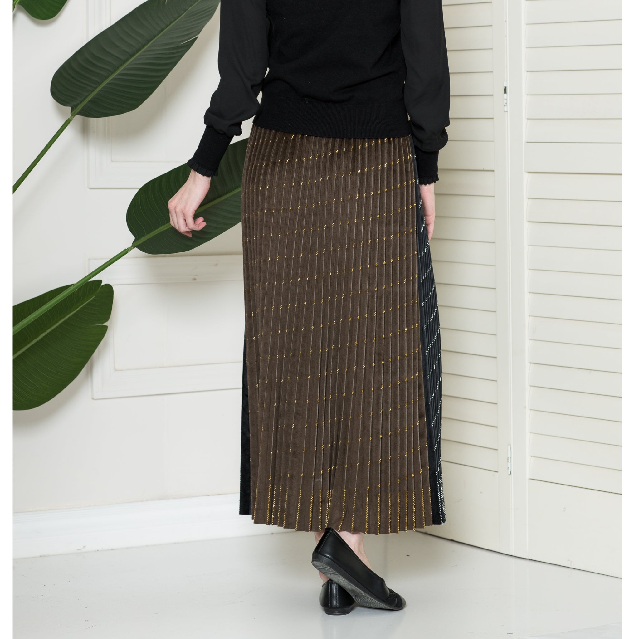 Landmand Samme tømrer Gold Flecked Velvet Midi Skirt: Olive – The Mimi Boutique
